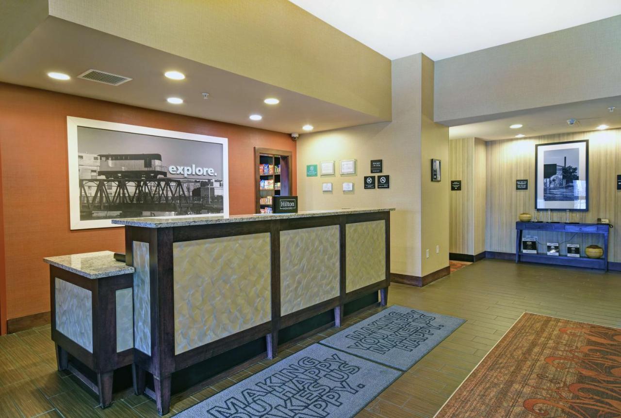 Hampton Inn Beloit Exterior photo