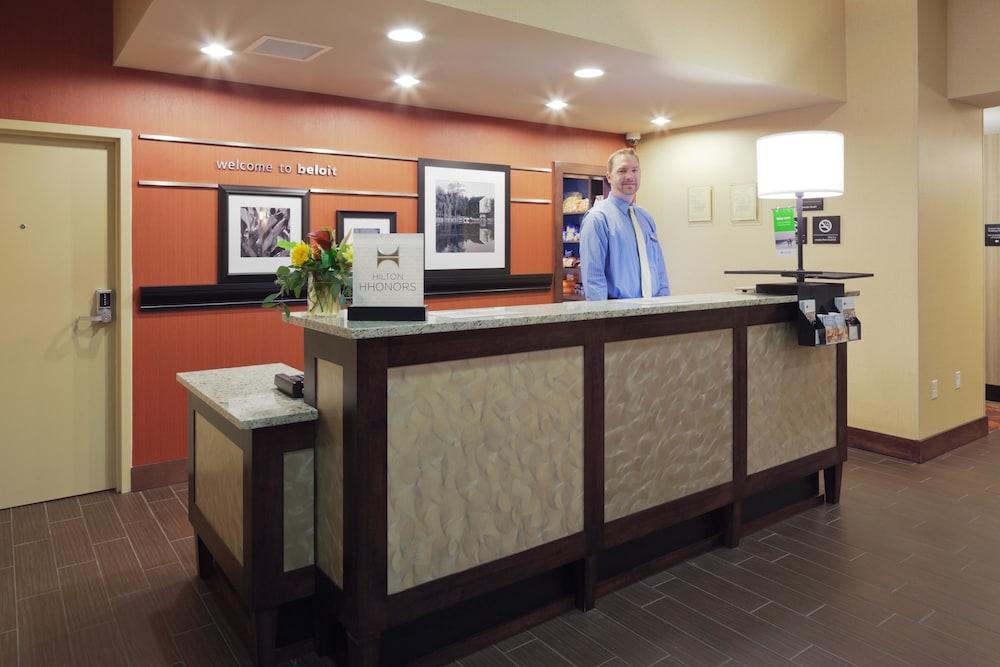 Hampton Inn Beloit Exterior photo